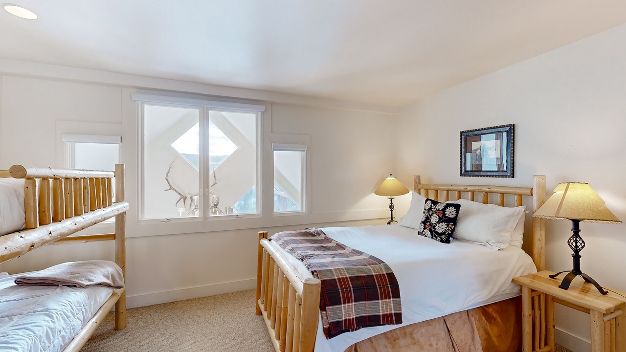 Photo of Bedroom in Saddle Ridge