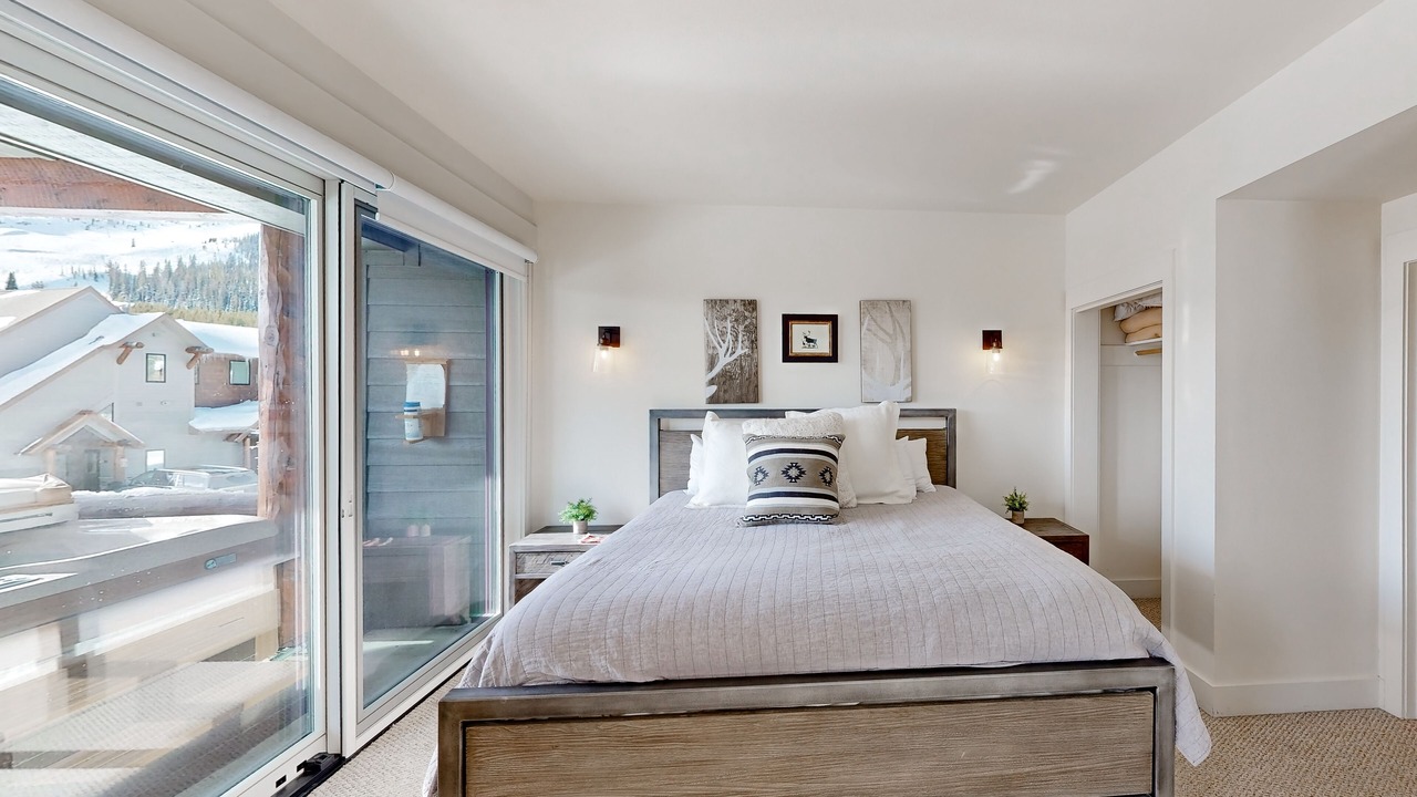 Photo of Bedroom in Saddle Ridge