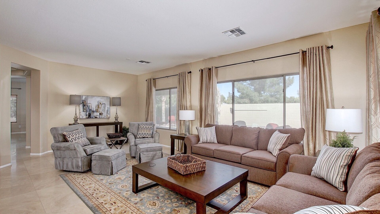 Photo of Livingroom in Power Ranch