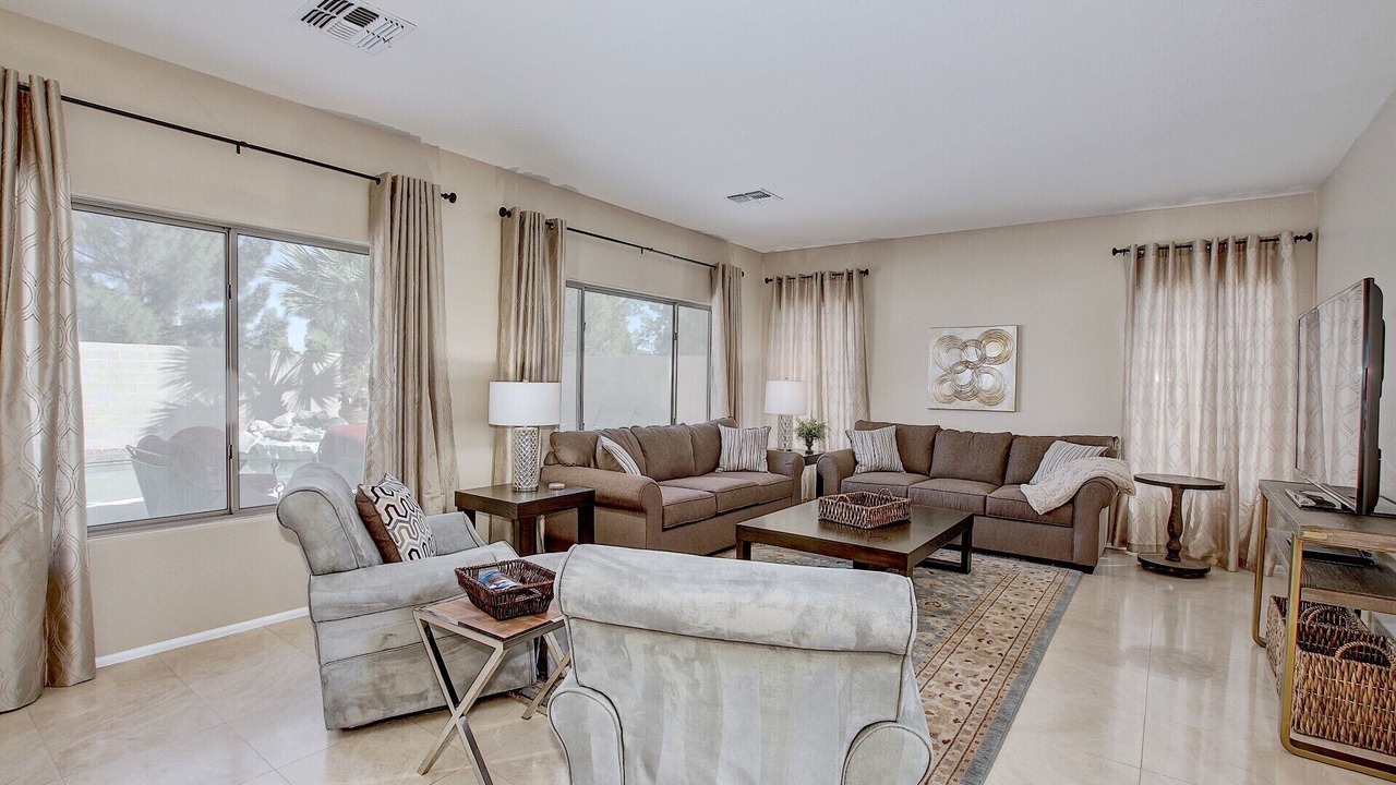 Photo of Livingroom in Power Ranch