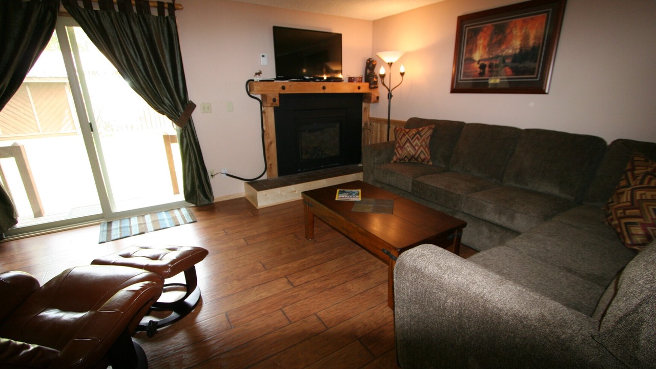 Photo of Livingroom in West Yellowstone