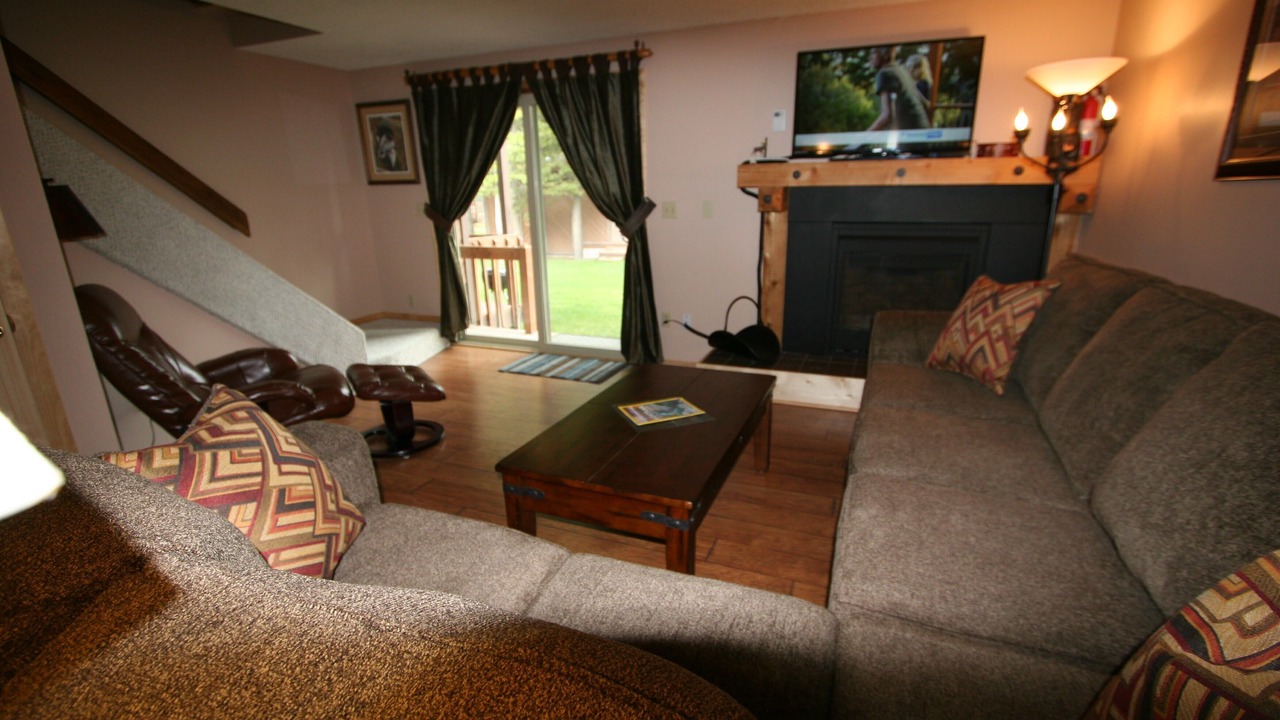 Photo of Livingroom in West Yellowstone