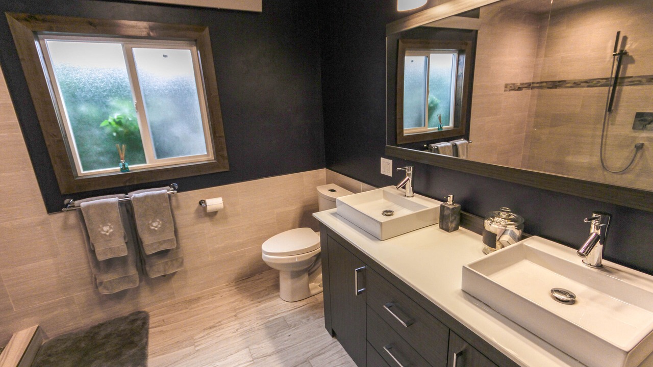 Photo of Bathroom in Gardiner