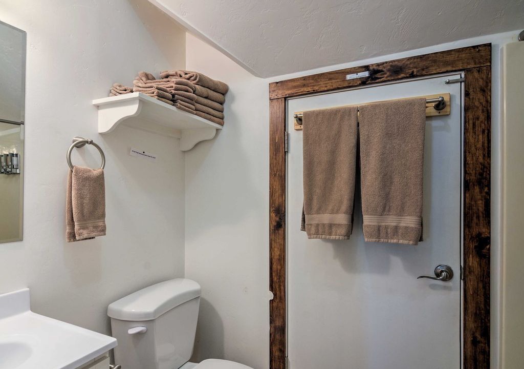 Photo of Bathroom in Henrieville