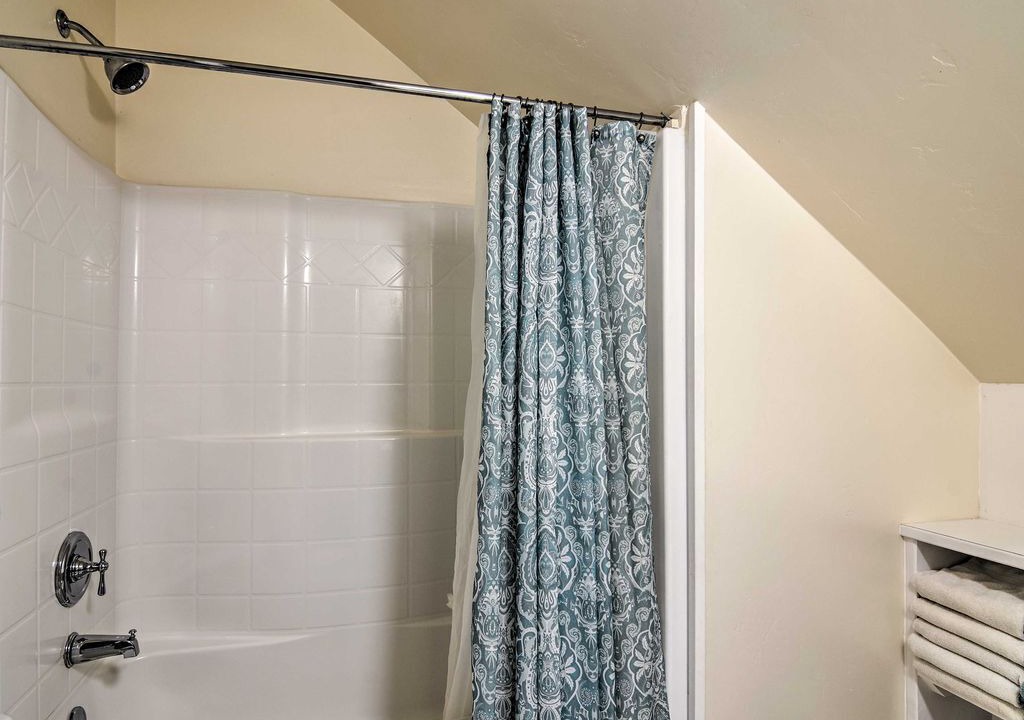 Photo of Bathroom in Henrieville