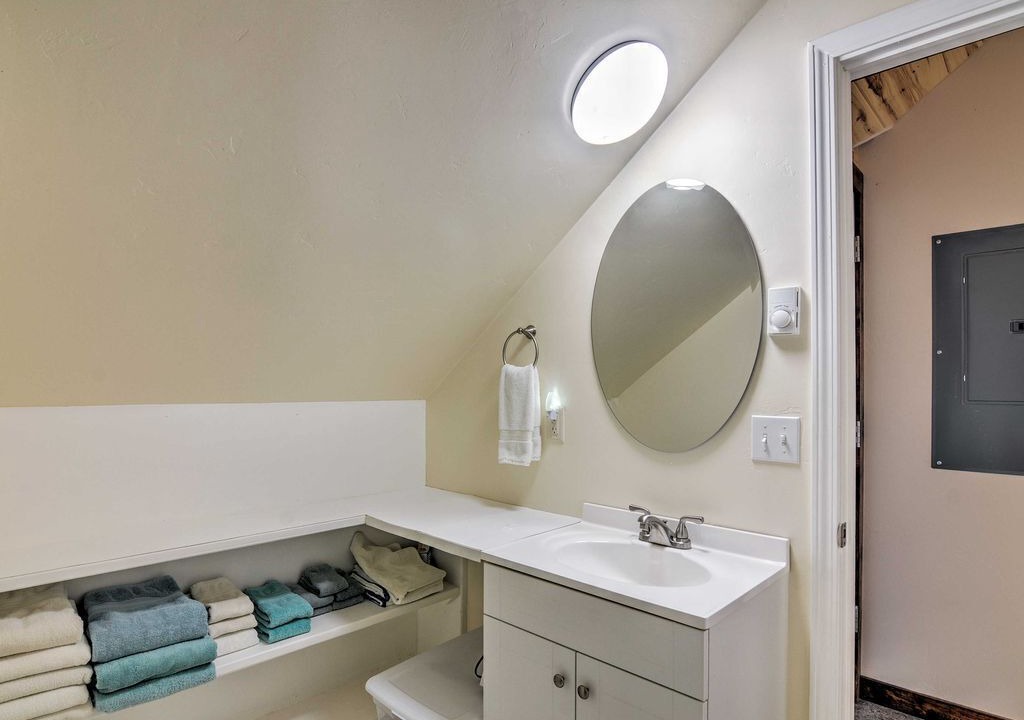 Photo of Bathroom in Henrieville