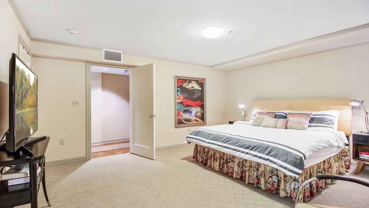 Photo of Bedroom in Midtown