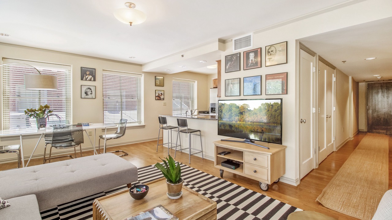 Photo of Livingroom in Midtown