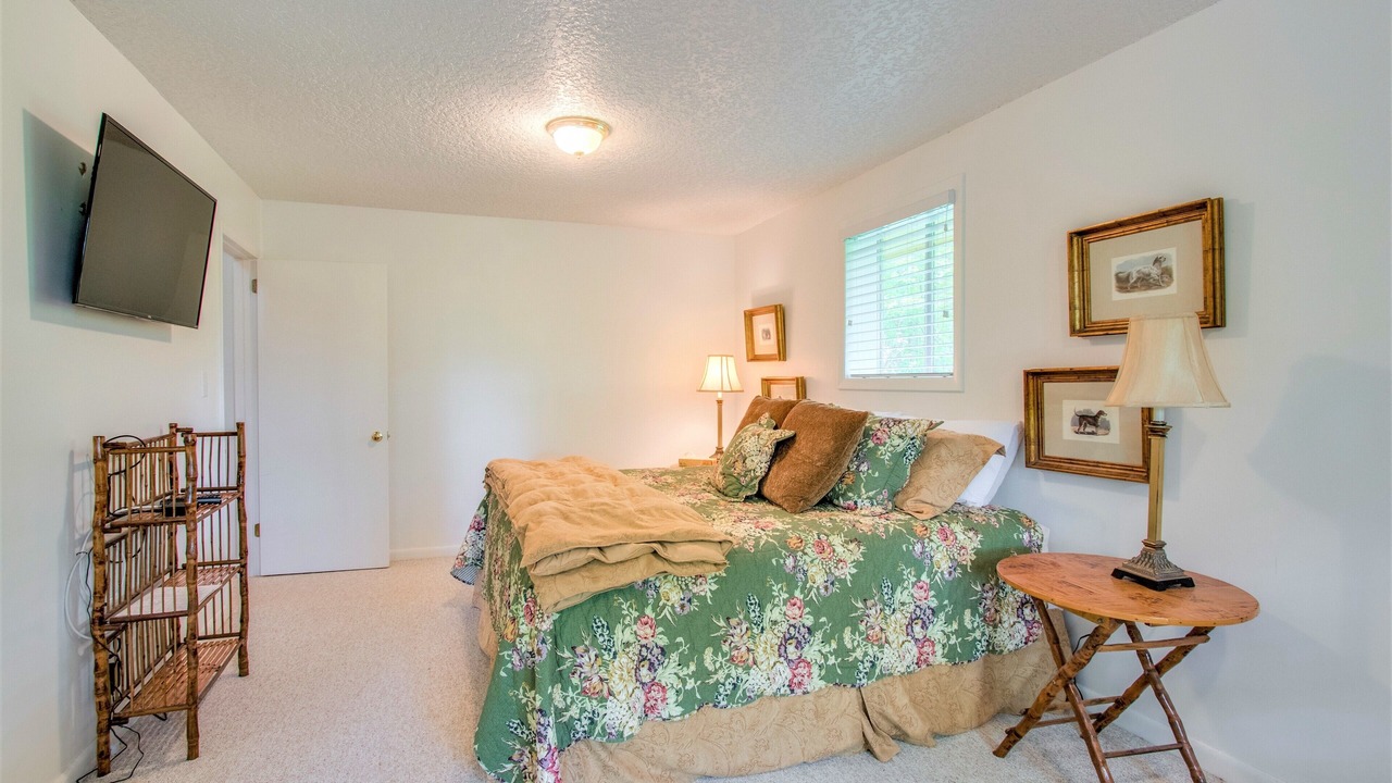 Photo of Bedroom in Smithville