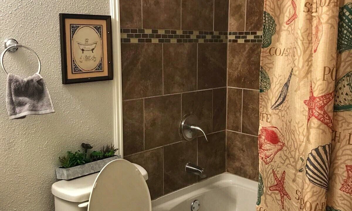Photo of Bathroom in Mahncke Park