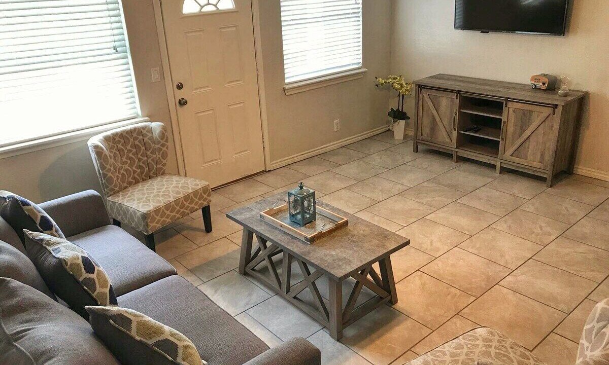 Photo of Livingroom in Mahncke Park