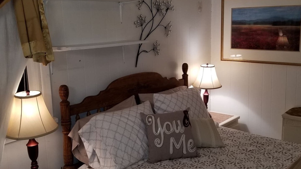 Photo of Bedroom in Downtown Klamath Falls