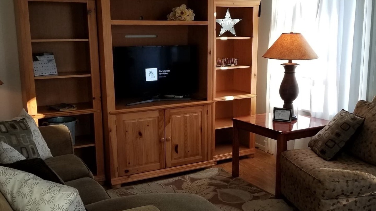 Photo of Livingroom in Downtown Klamath Falls