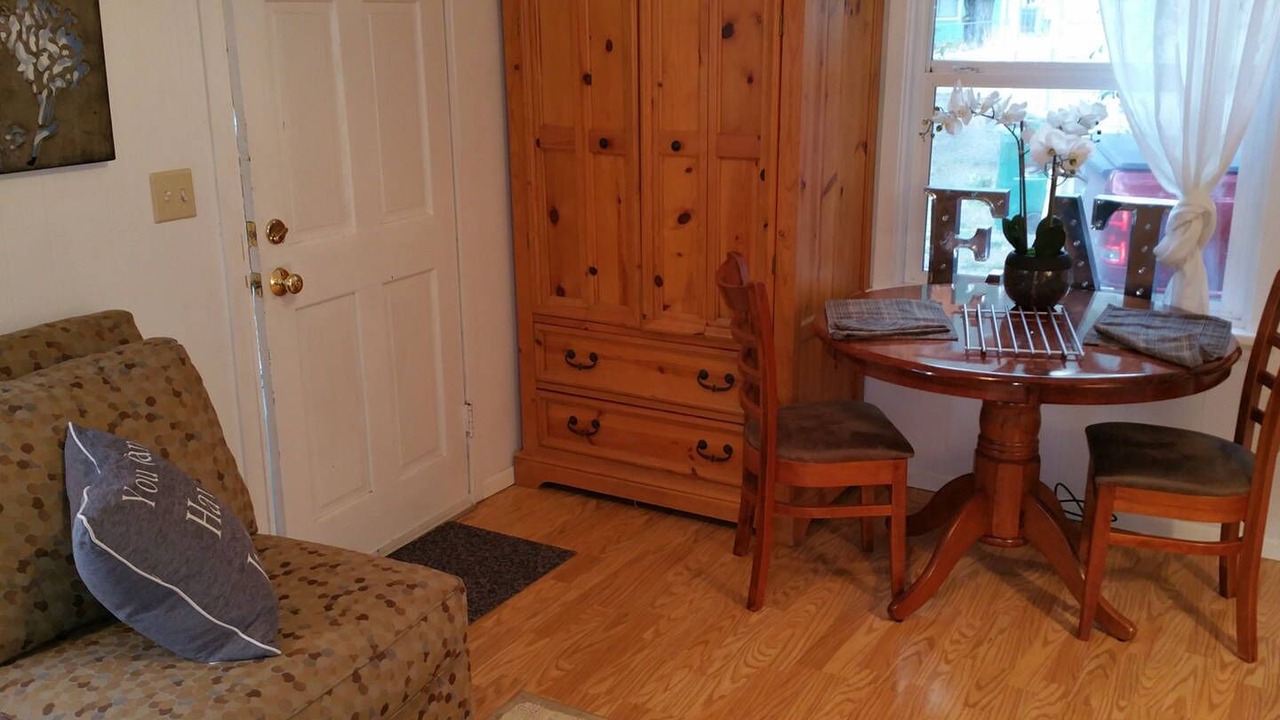Photo of Livingroom in Downtown Klamath Falls