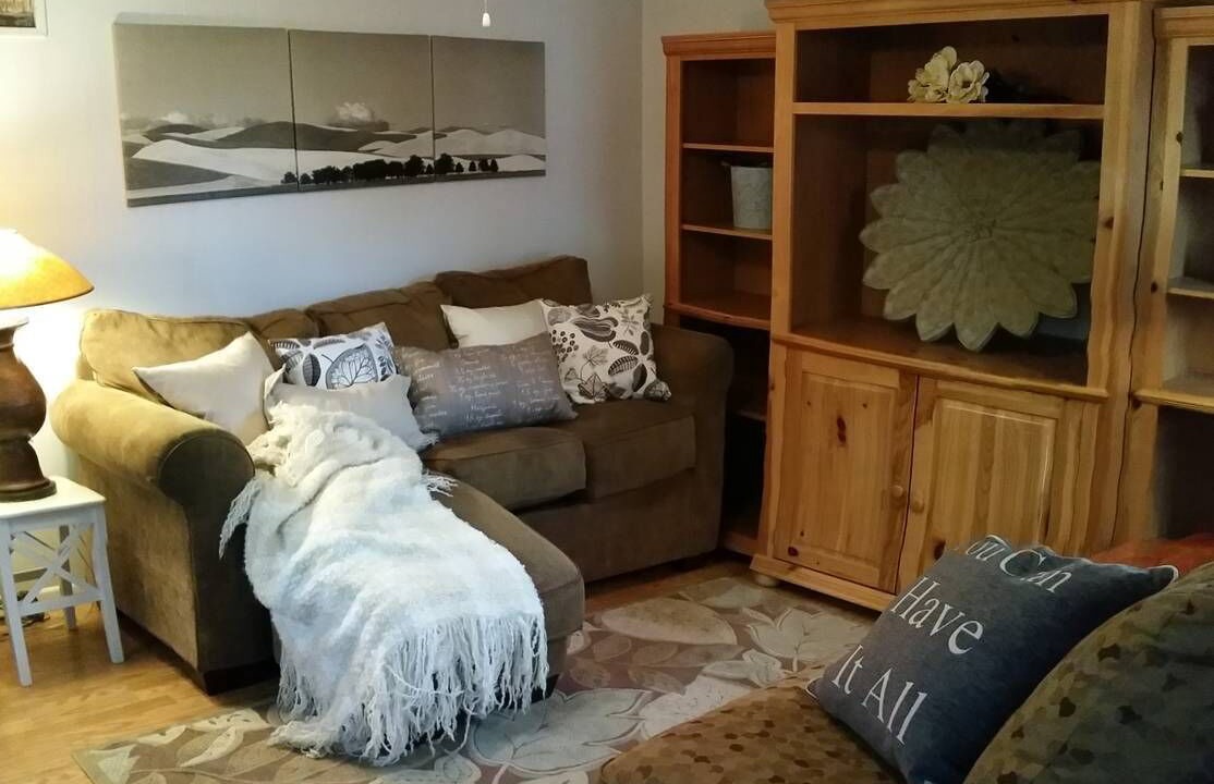 Photo of Livingroom in Downtown Klamath Falls