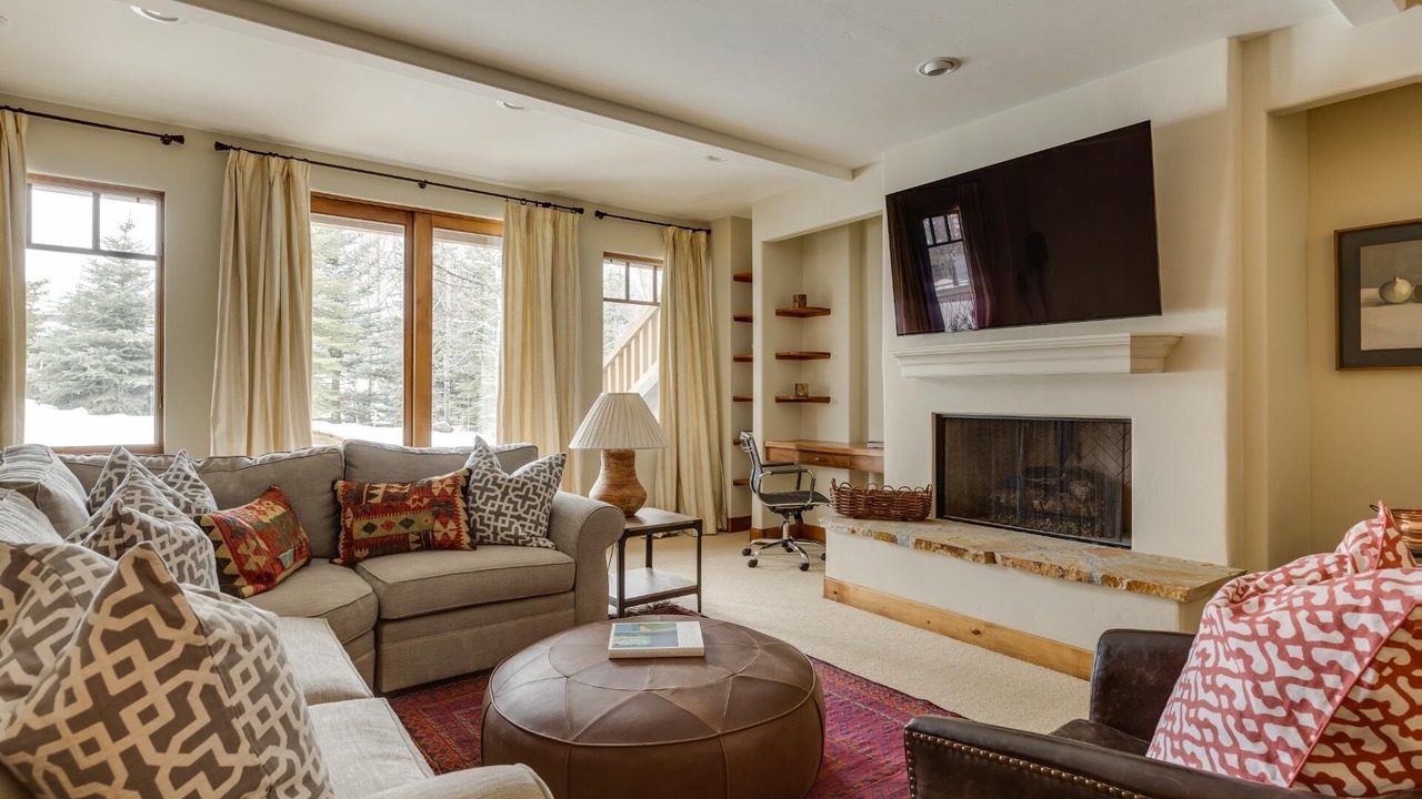 Photo of Livingroom in Elkhorn Village