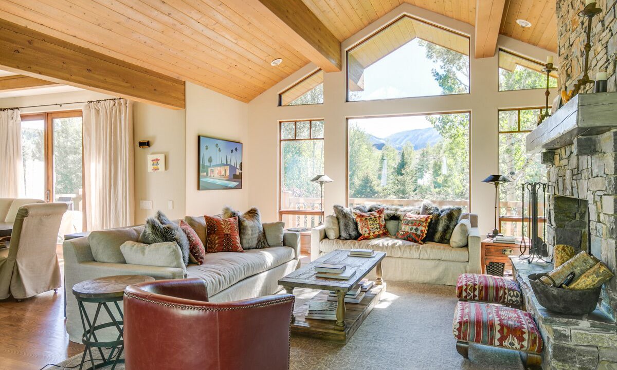 Photo of Livingroom in Elkhorn Village