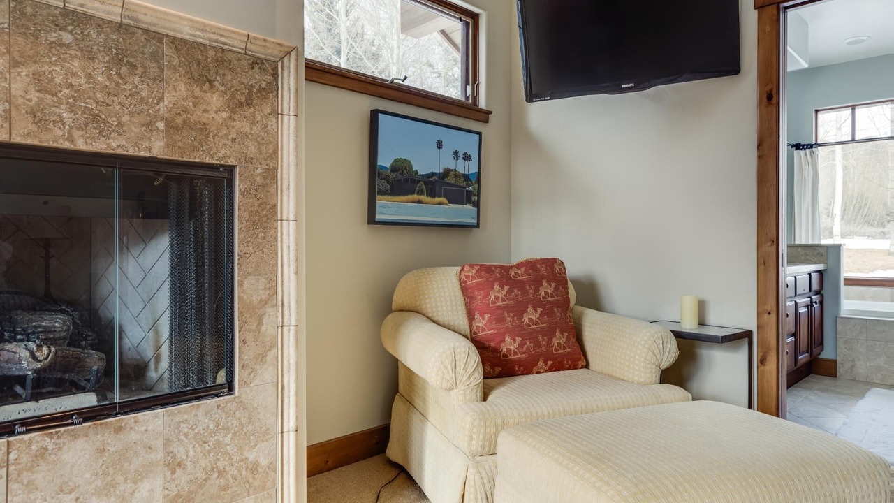 Photo of Livingroom in Elkhorn Village