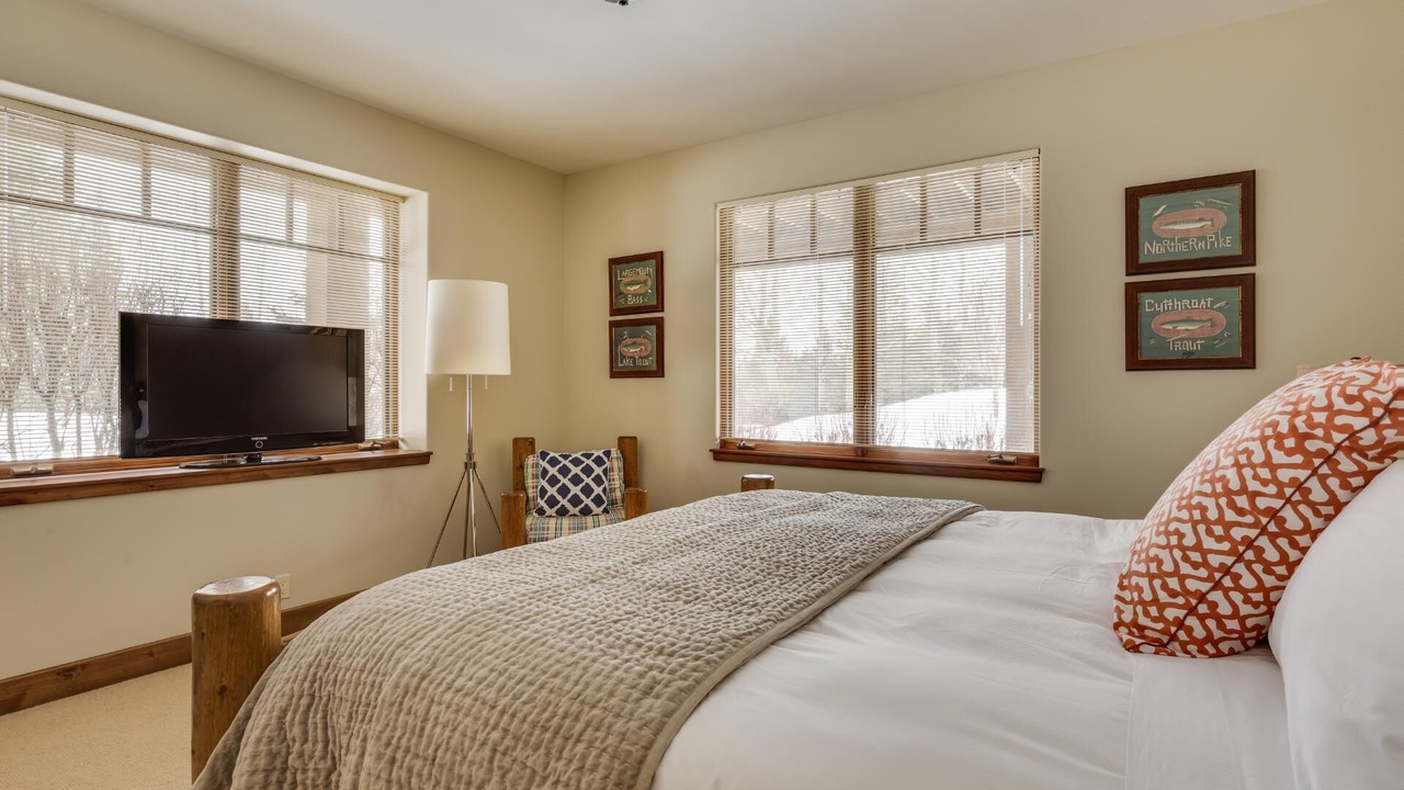 Photo of Bedroom in Elkhorn Village