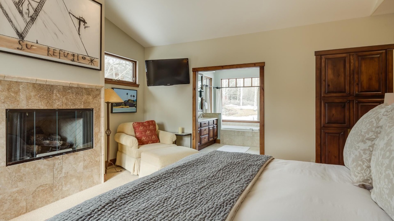 Photo of Bedroom in Elkhorn Village
