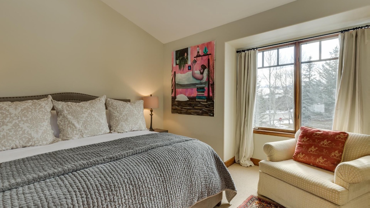 Photo of Bedroom in Elkhorn Village