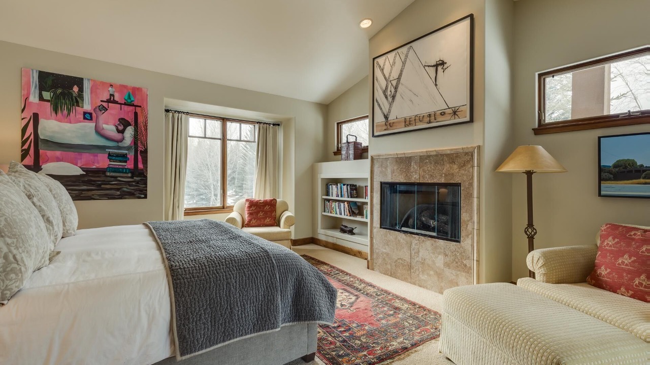 Photo of Bedroom in Elkhorn Village