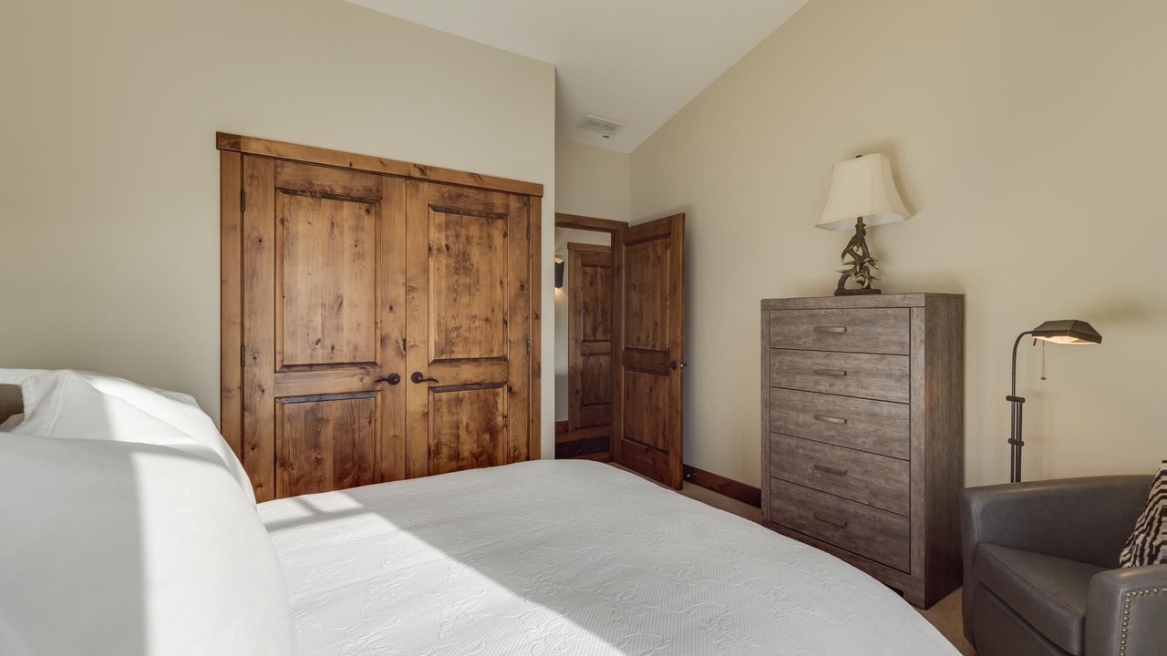 Photo of Bedroom in Elkhorn Village
