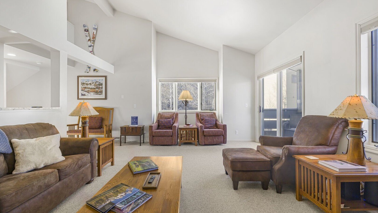 Photo of Livingroom in Teton Pines