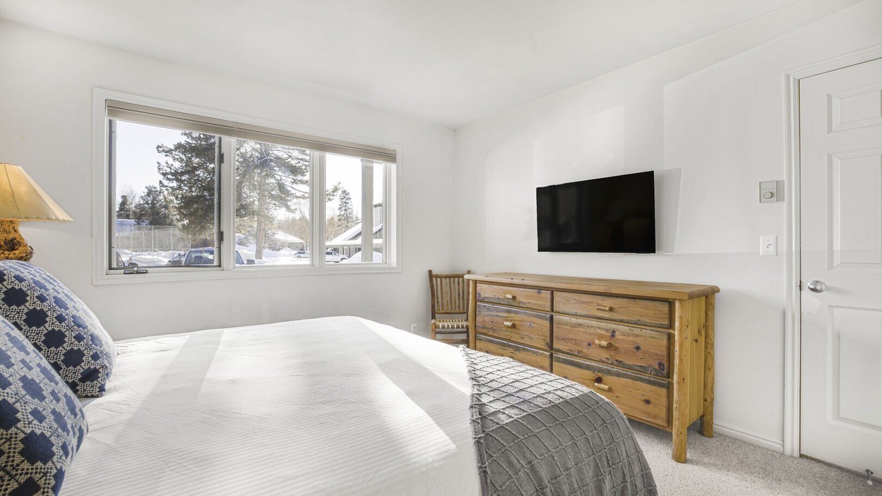 Photo of Bedroom in Teton Pines
