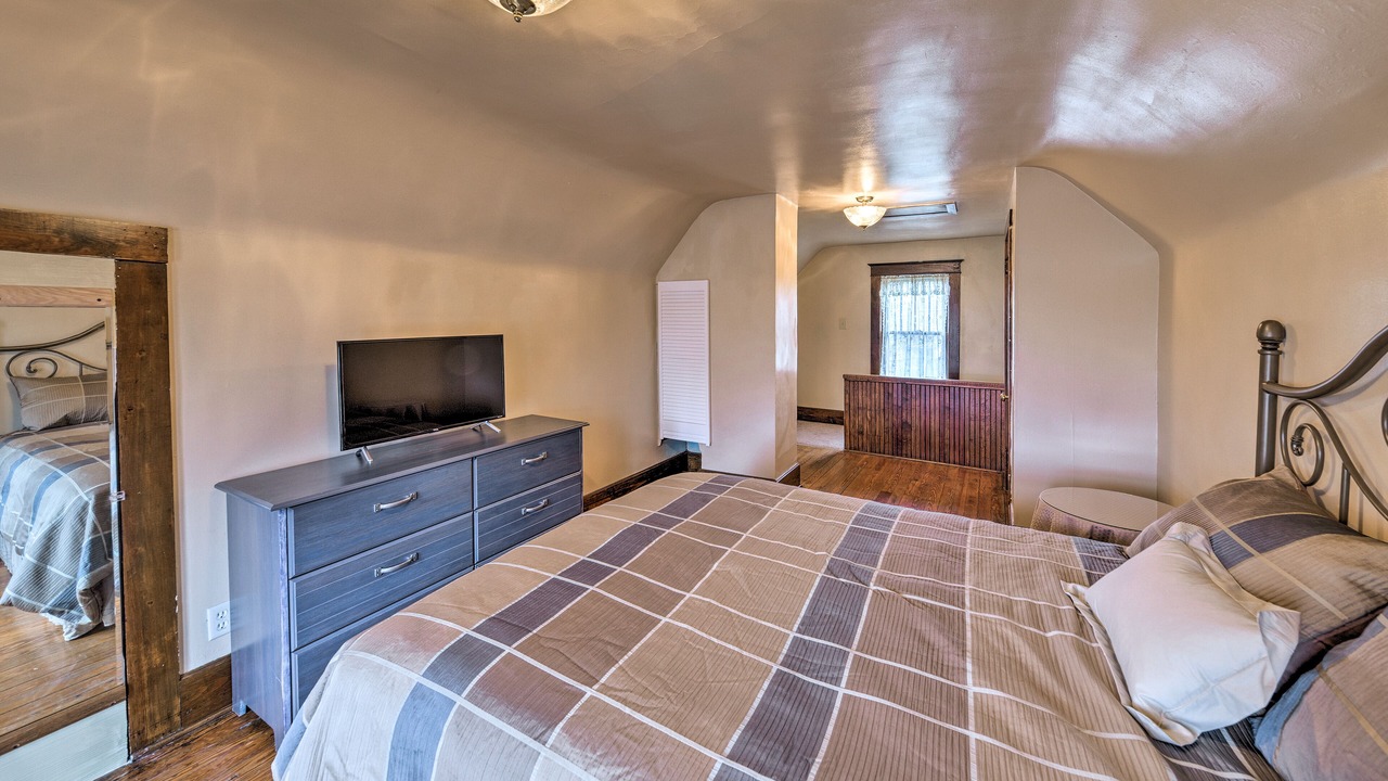 Photo of Bedroom in Urbana