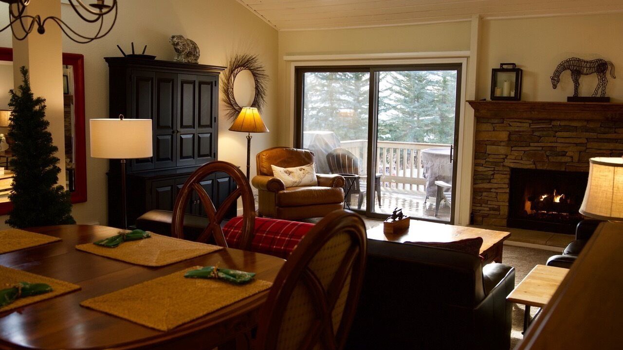 Photo of Livingroom in Elkhorn Village