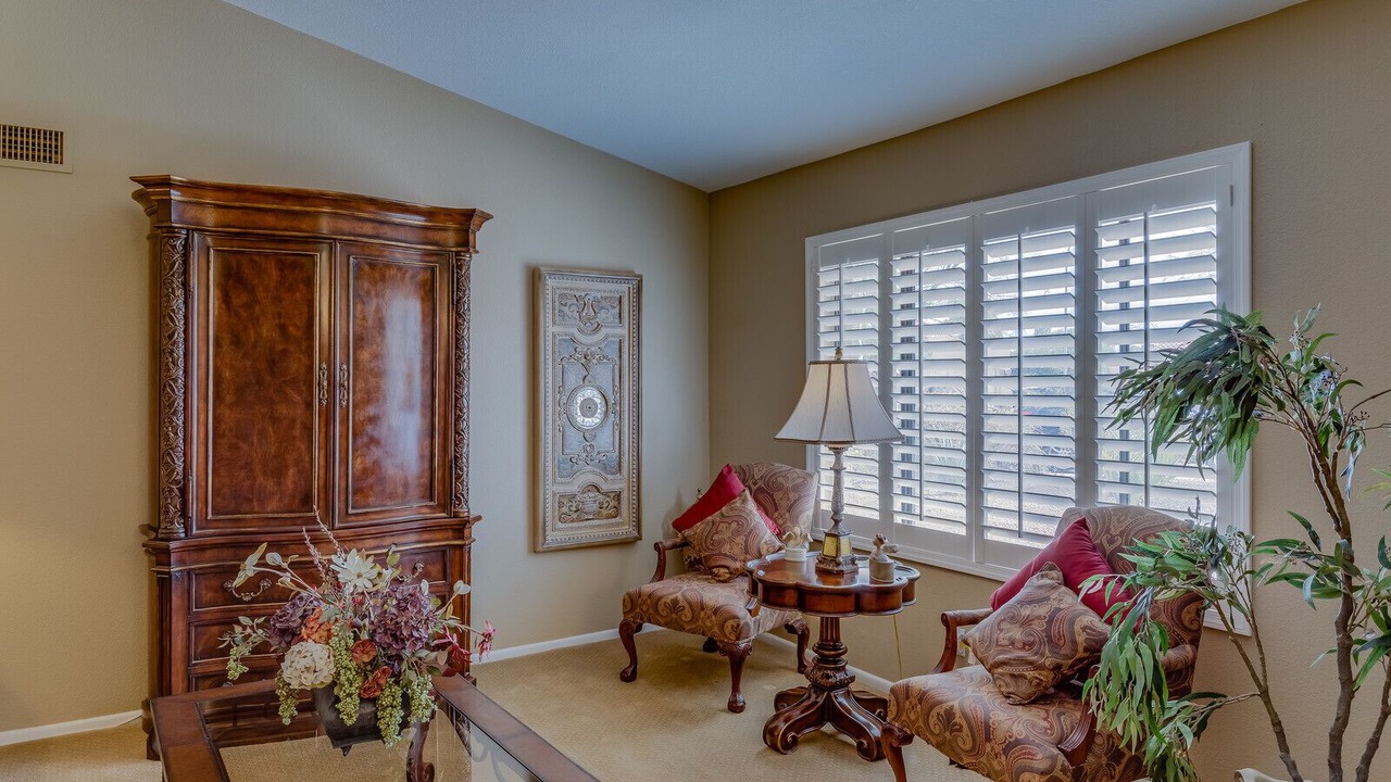 Photo of Livingroom in Paradise Valley Village