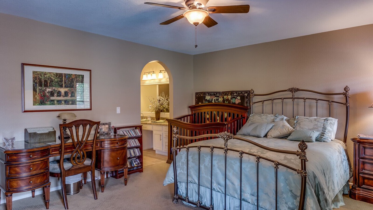 Photo of Bedroom in Paradise Valley Village