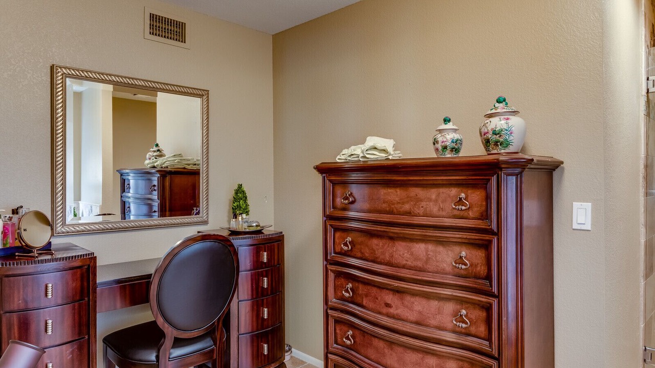 Photo of Bedroom in Paradise Valley Village