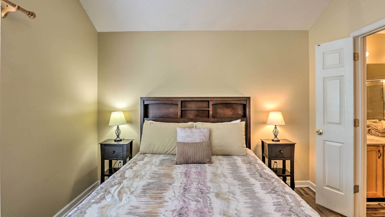 Photo of Bedroom in Lakes of Forest Hill