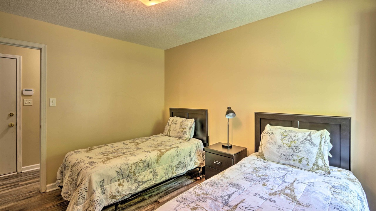 Photo of Bedroom in Lakes of Forest Hill