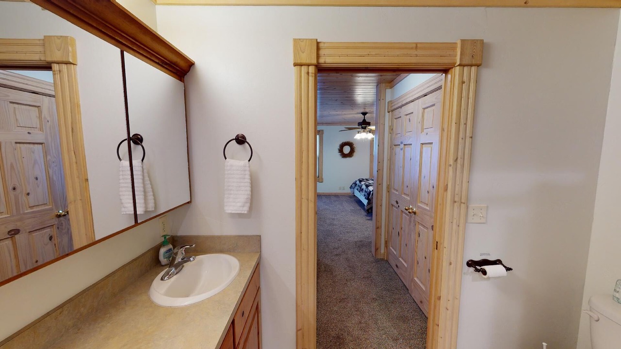 Photo of Bathroom in Island Park