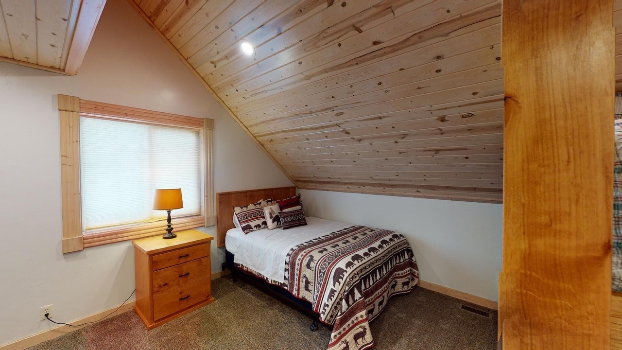 Photo of Bedroom in Island Park