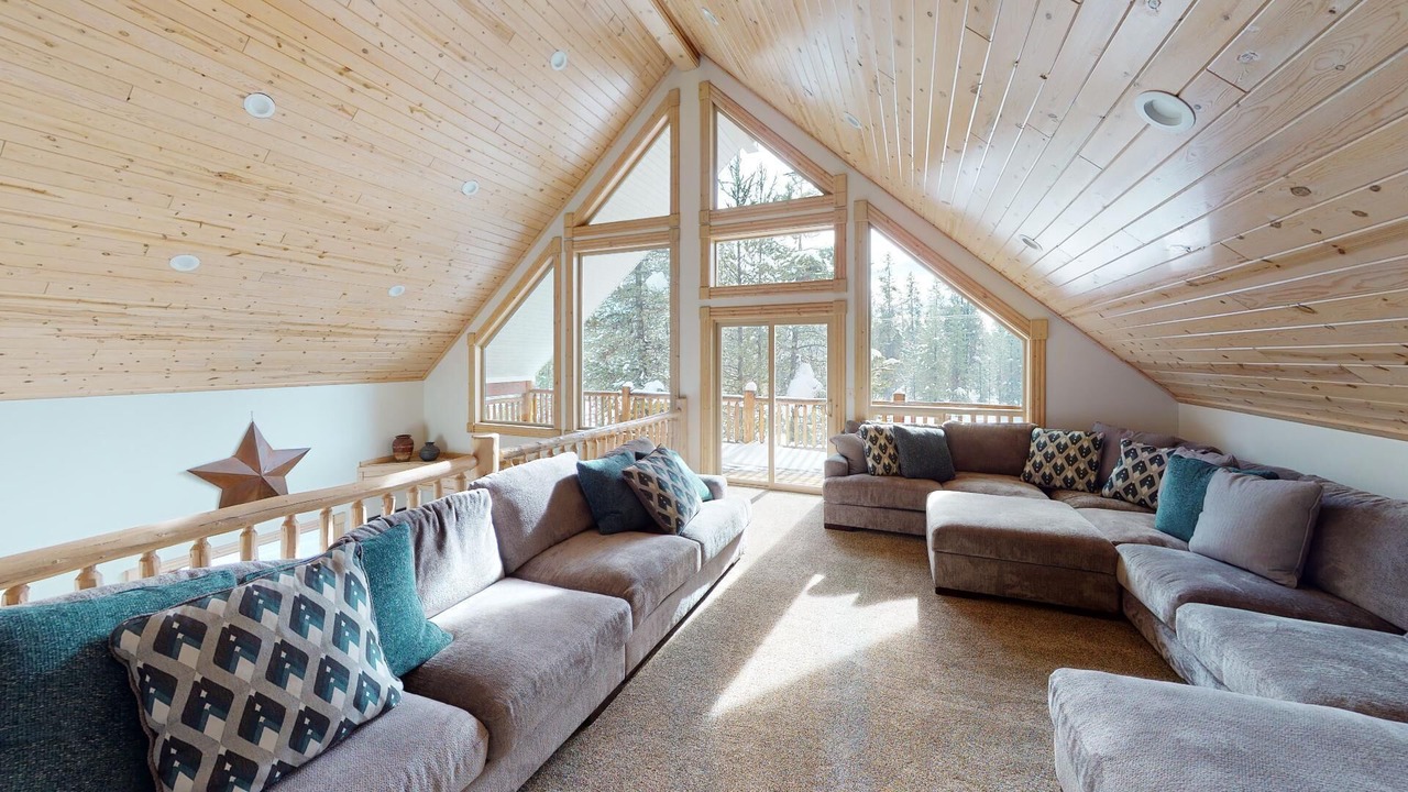 Photo of Livingroom in Island Park