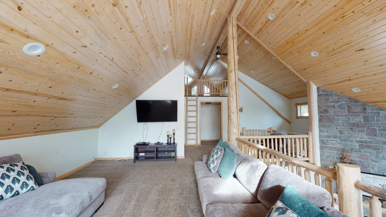 Photo of Livingroom in Island Park