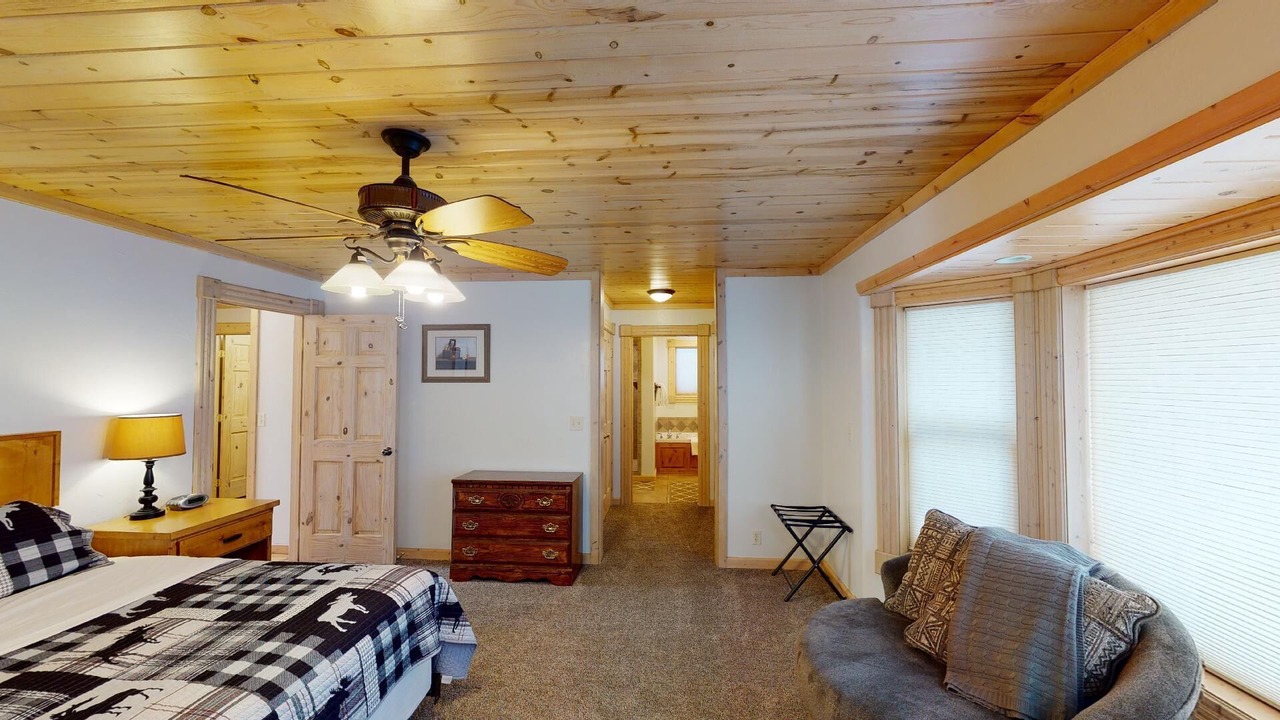 Photo of Bedroom in Island Park