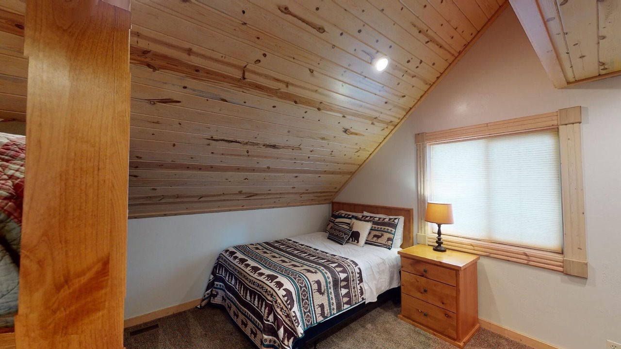 Photo of Bedroom in Island Park