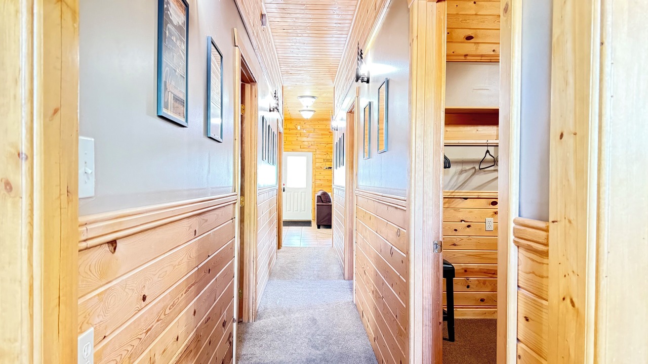 Photo of Bedroom in Island Park