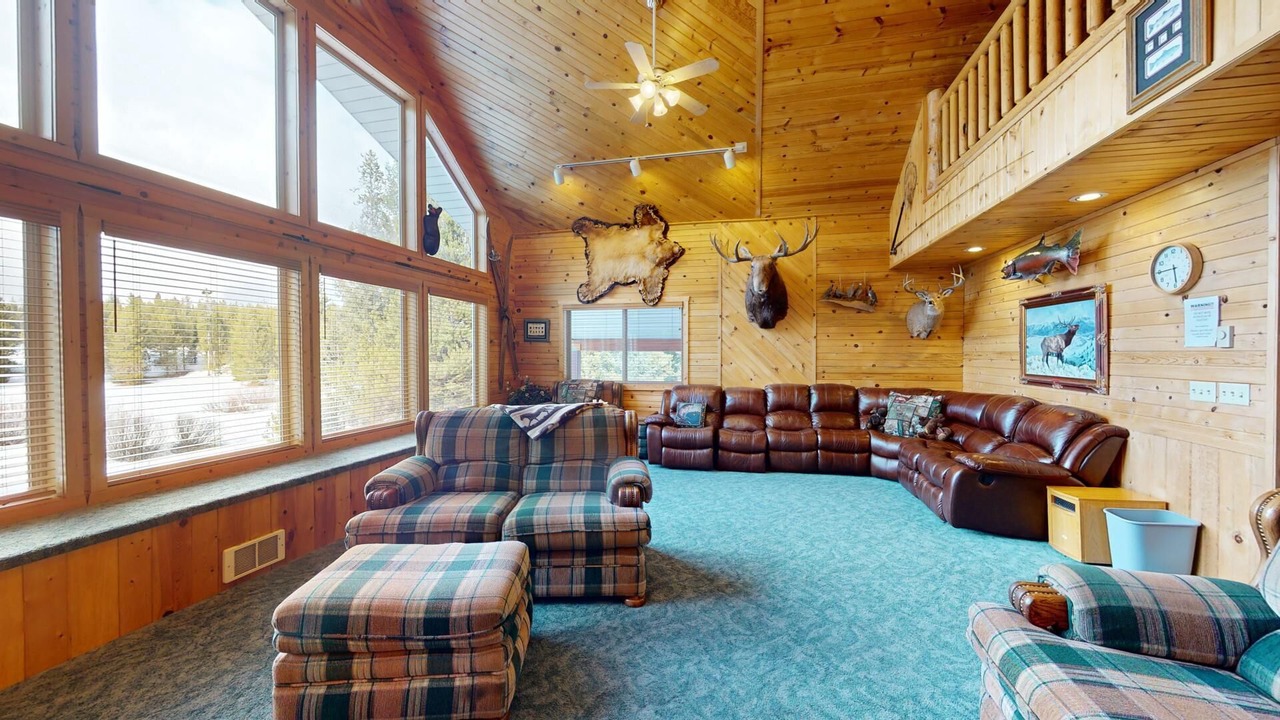 Photo of Livingroom in Island Park