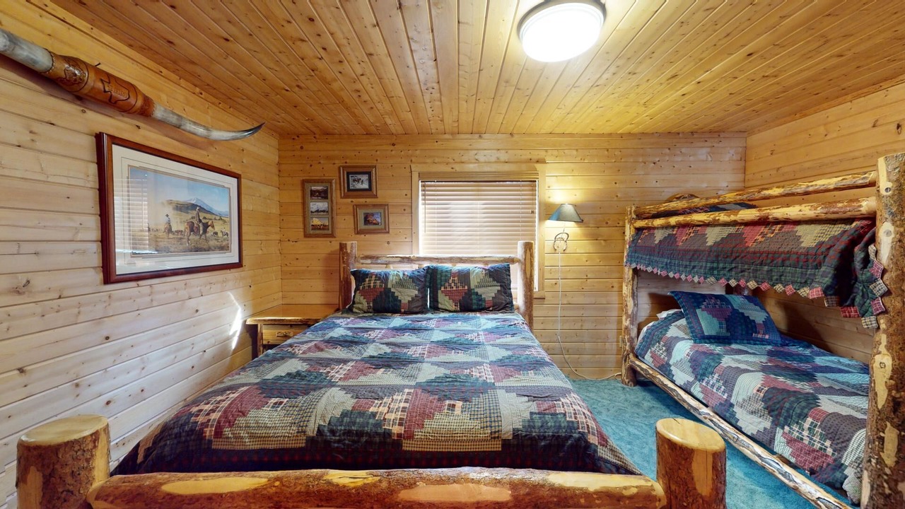 Photo of Bedroom in Island Park