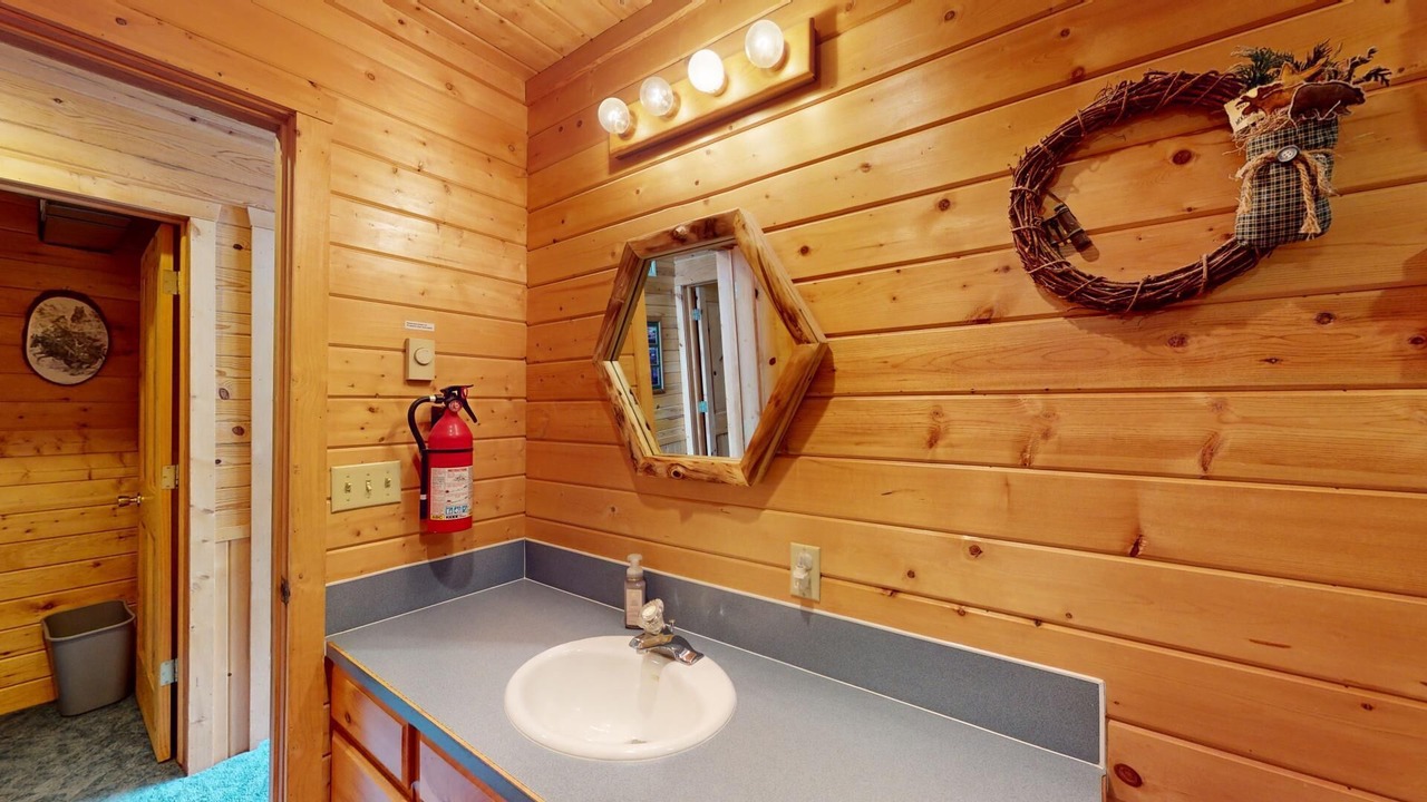 Photo of Bathroom in Island Park