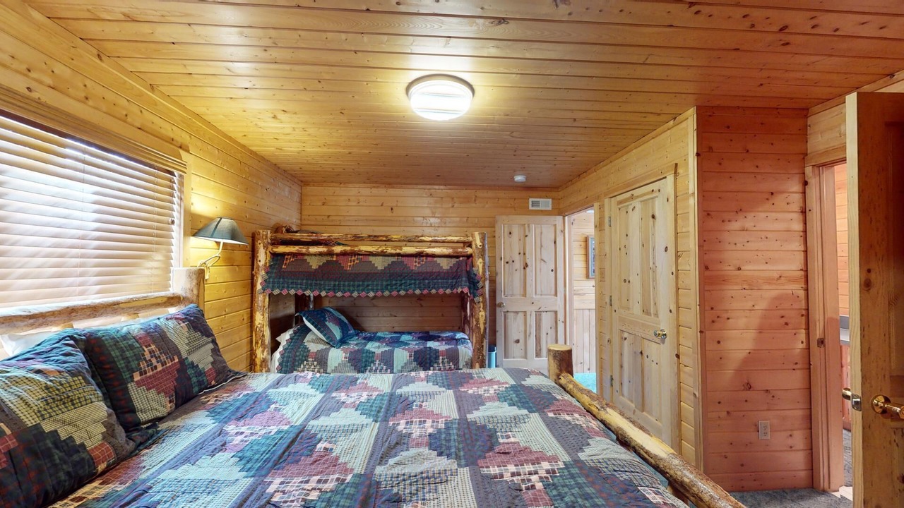 Photo of Bedroom in Island Park