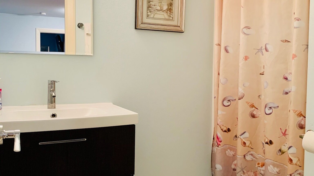 Photo of Bathroom in Lincoln Beach