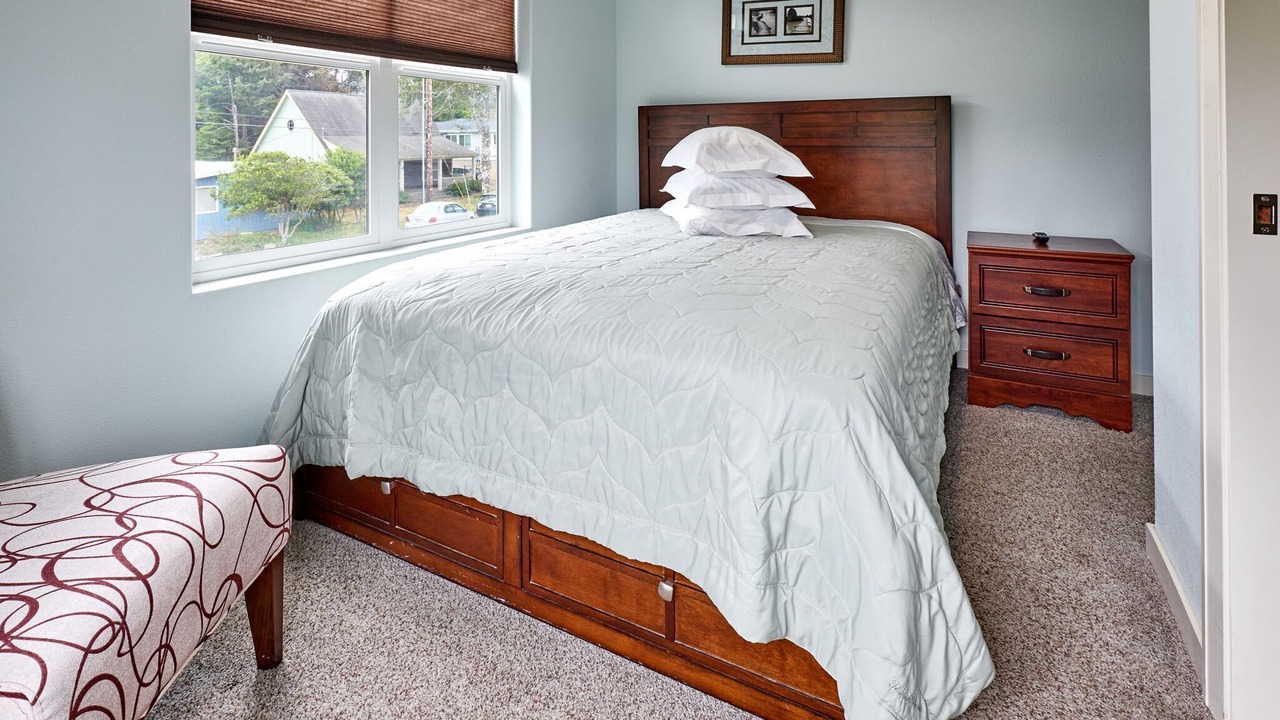 Photo of Bedroom in Lincoln Beach