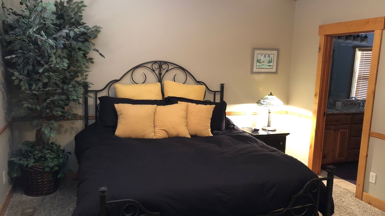 Photo of Bedroom in Island Park